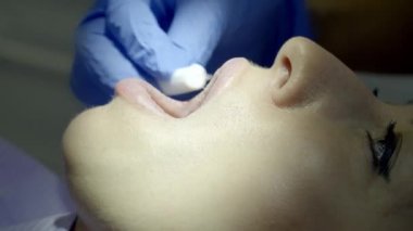Klinikte diş tedavisi