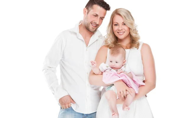 Hermosa familia joven con pequeño bebé —  Fotos de Stock