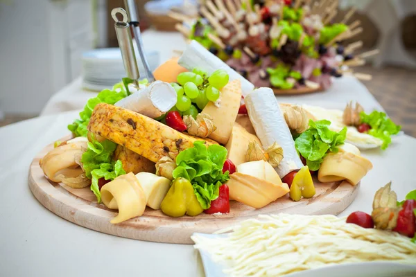 Comida de catering decorado — Fotografia de Stock