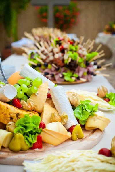 Comida de catering decorado — Fotografia de Stock