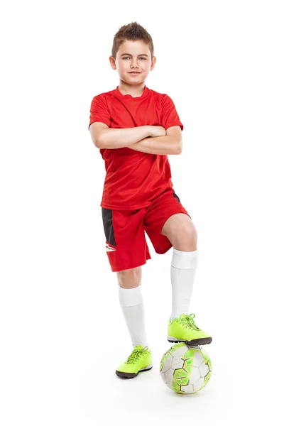 Στέκεται νεαρός ποδοσφαιριστής με ποδοσφαίρου — Φωτογραφία Αρχείου