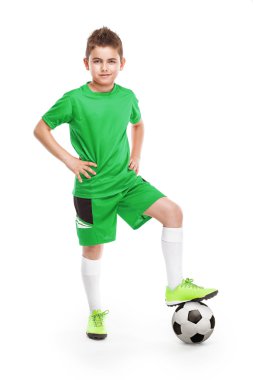 futbol ile ayakta genç futbolcu