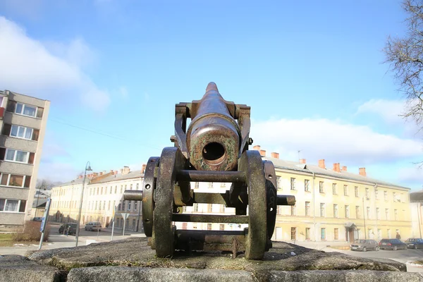 Cañón del siglo XIX en la fortaleza de Daugavpils — Foto de Stock