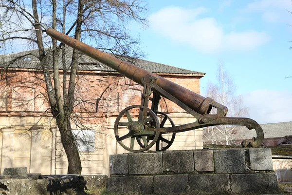 Canhão do século XIX em fortaleza Daugavpils — Fotografia de Stock