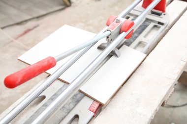 Seramik Karo kesici kiremit ile