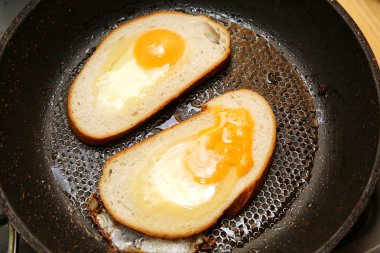 yumurta dihes ekmek ile