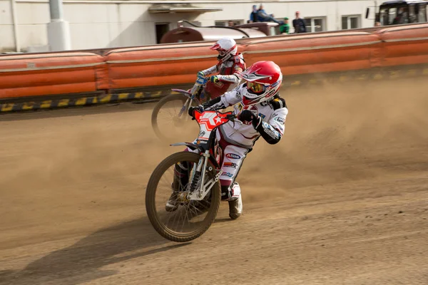 Pilotos de Speedway en la pista —  Fotos de Stock