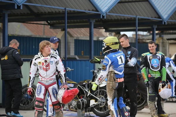 Maçtan önce biniciler