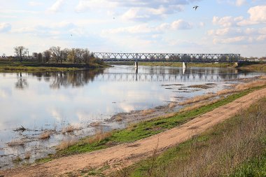 Landsxape Nehri, yaz