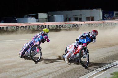 Yolda Speedway biniciler - Grigorij Laguta (solda) ve Joonas Kylmaekorpi