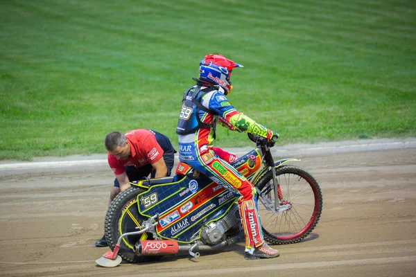 Mechanic prepare motorcycle for race — Stock Photo, Image