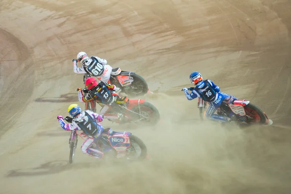 Pilotos de Speedway en la pista —  Fotos de Stock