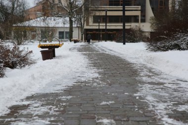Yol Park ile tezgah, kış