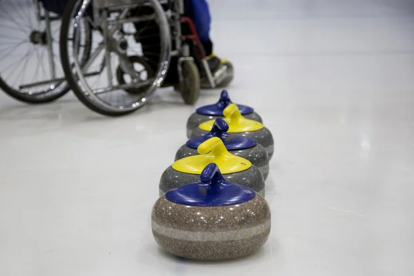 Паралімпійський керлінг тренінг керлінгу для інвалідного крісла — стокове фото
