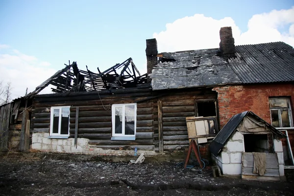 大火。焼けた家の要素 — ストック写真