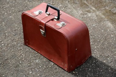 sokak üzerinde Vintage deri çanta