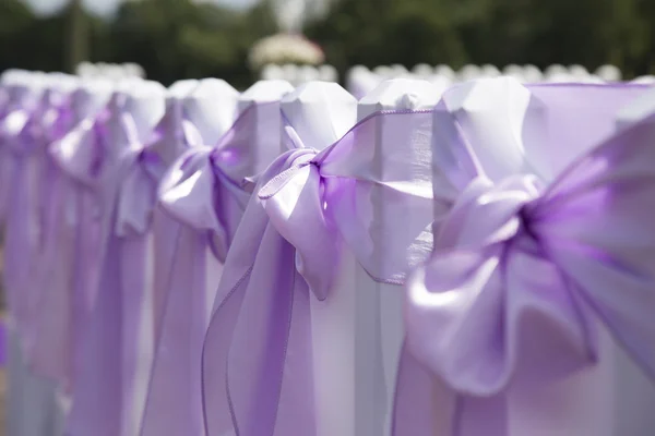 Bonita decoração do evento de casamento. Arco violeta — Fotografia de Stock