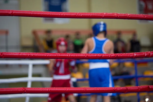 Deux boxeurs sur le ring — Photo