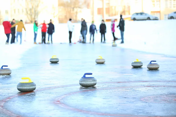 People playing in curling — Stock Photo, Image