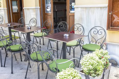 kafe masaları ve sandalyeleri