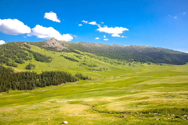 Hermoso Paisaje Con Montañas Cielo Azul —  Fotos de Stock