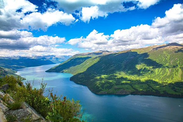 美丽的高山湖景 — 图库照片