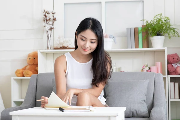 Young Asian Businesswoman Working Home Freelance Concept — Foto de Stock