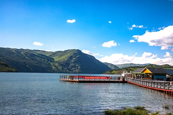 Foto Panoramica Della Riva Del Lago Parco Nazionale Dello Xinjiang — Foto Stock