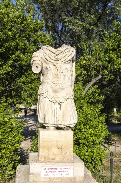 Antica Statua Nel Parco Nella Giornata Sole — Foto Stock