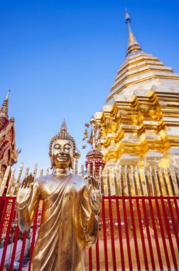 Wat Phra 'daki Altın Buda heykeli Doi Suthep (Chiang Mai, Tayland)