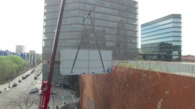 Kamyon vinç hava dron görünümü