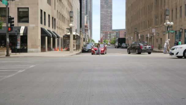 在芝加哥的街道上的交通 — 图库视频影像