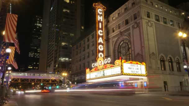 Upływ czasu Chicago Theater w nocy — Wideo stockowe