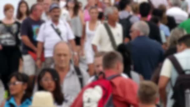 Crowd Crossing Maremagnum Bridge in Barcelona Blurred — Stock Video