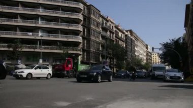 Şehir trafiği yoğun saat zaman atlamalı.