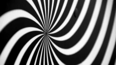 Siyah ve beyaz sarmal iplik