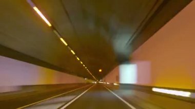 Karayolu tünel öfke kamera araba yüksek hızda
