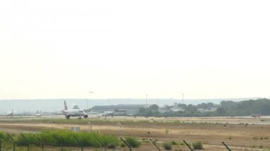 Palma De Mallorca, Balear Adaları, İspanya. Yaz 2015 yılında Son Sant Joan Havaalanı Trafiği. Palma de Mallorca havaalanı güney Avrupa'da yolcu trafiğinin en işlek havaalanı, Ağustos İspanya 7, 2015