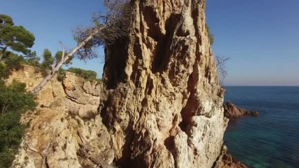 Εναέρια σουτ παρθένα παραλία παραλία της Μεσογείου — Αρχείο Βίντεο