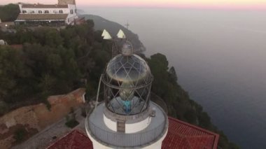 Deniz feneri günbatımı hava atış manzaraya