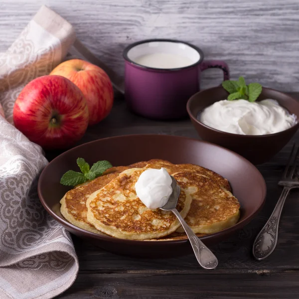 Süzme peynirli gözleme elmalı 