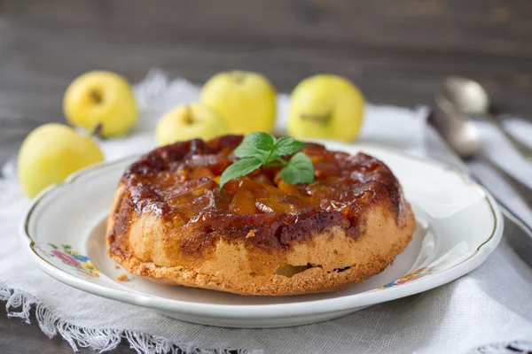 Homemade apple pie with caramel — Stock Photo, Image