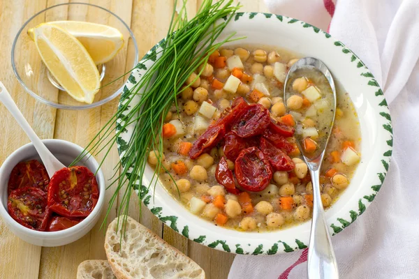 Güneş kurutulmuş domates ile Nohut Çorbası