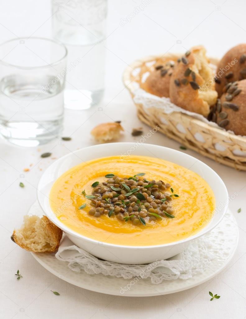 Pumpkin soup with lentils