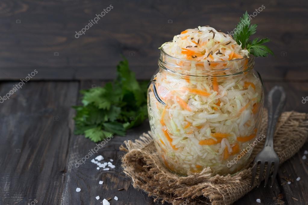 Квашеная капуста в литровой банке