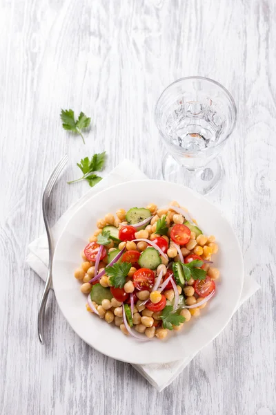 健康的鹰嘴豆蔬菜沙拉 — 图库照片