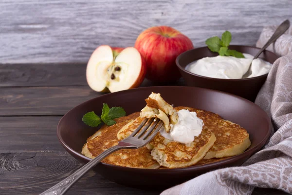 Cottage cheese pancake with apples
