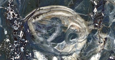   Afrika çöllerinin havadan soyut fotoğrafçılığı. Çöl manzaralarının havadan görünüşü, Tür: Soyut doğalcılık, soyuttan mecazlara, 