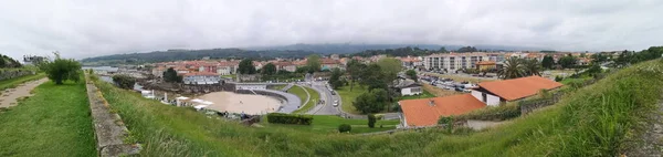 Vista Panorámica Llanes Con Playa Sablon Asturias España — Foto de Stock