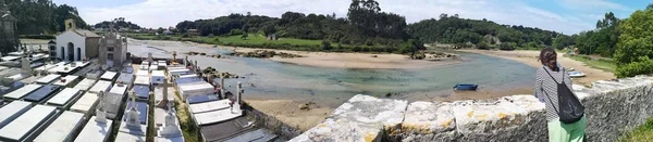 Panoramautsikt Över Niembros Kyrkogård Belägen Vid Havet Llanes Asturien Spanien — Stockfoto